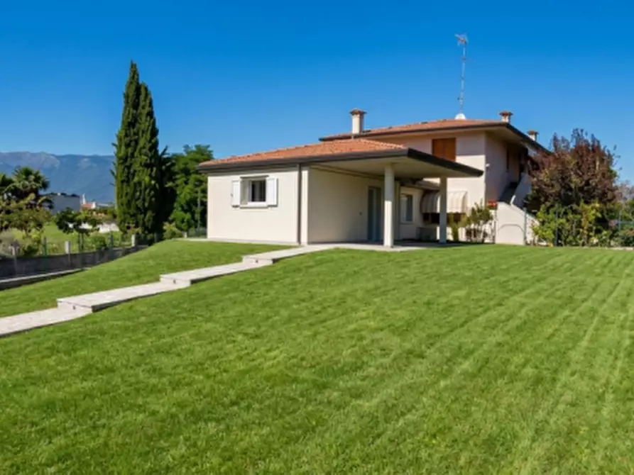Immagine 3 di Casa indipendente in vendita  in via Puccini a Fontanafredda