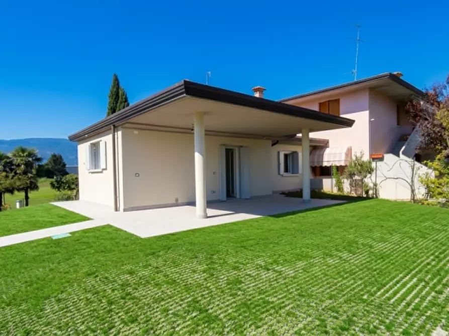 Immagine 6 di Casa indipendente in vendita  in via Puccini a Fontanafredda