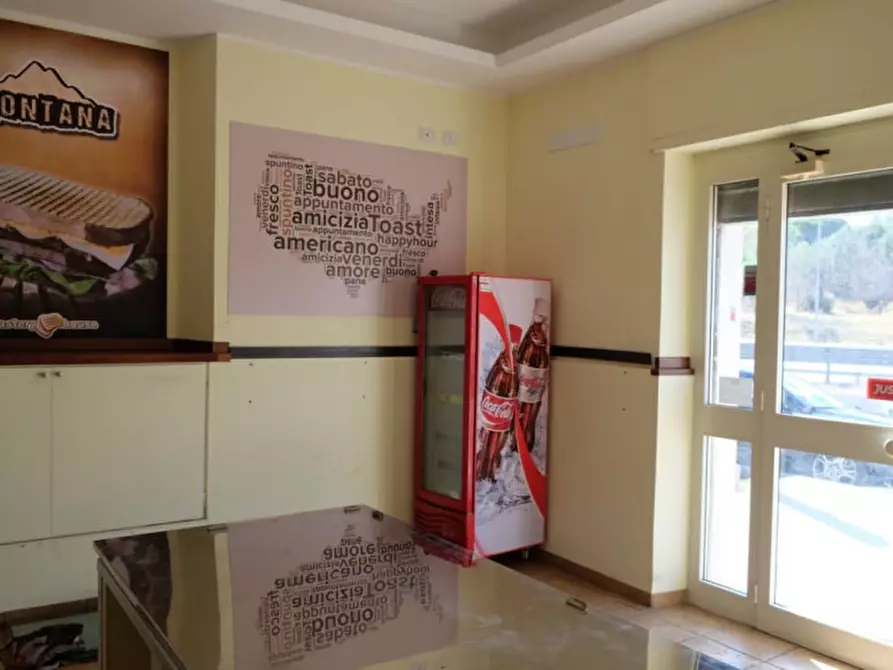 Immagine 6 di Attività commerciale in affitto  in Via di tor vergata a Roma