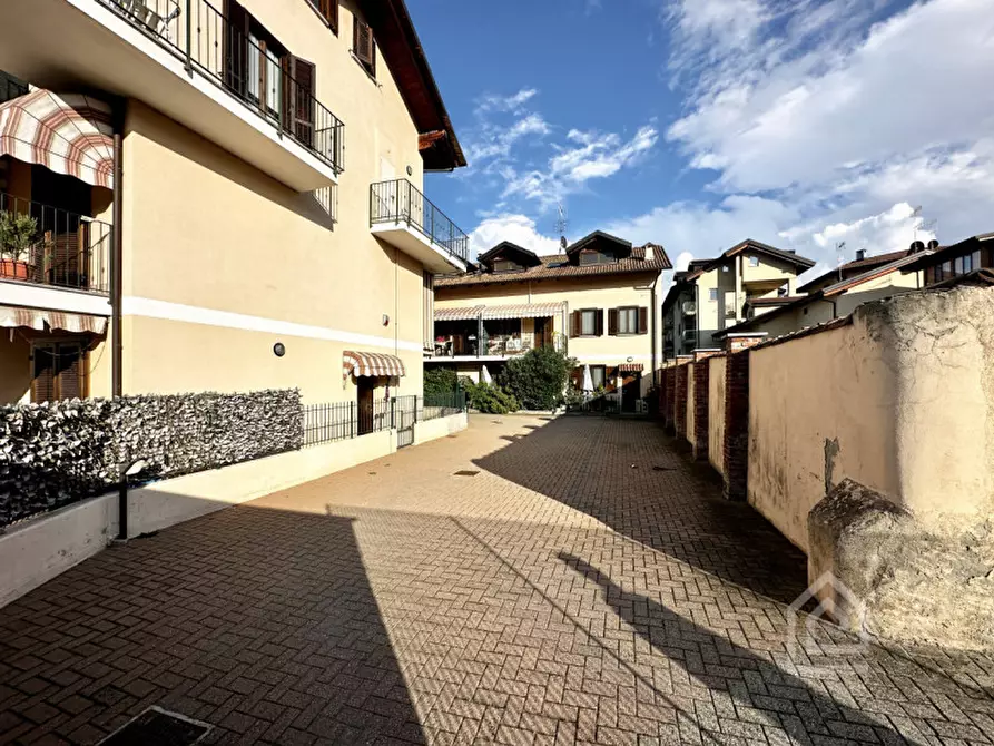 Immagine 2 di Posto auto in vendita  in Strada Foratella 19 a Gassino Torinese