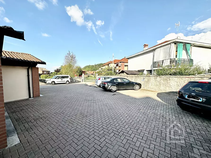 Immagine 8 di Posto auto in vendita  in Strada Foratella 19 a Gassino Torinese