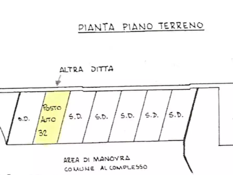 Immagine 14 di Posto auto in vendita  in Strada Foratella 19 a Gassino Torinese