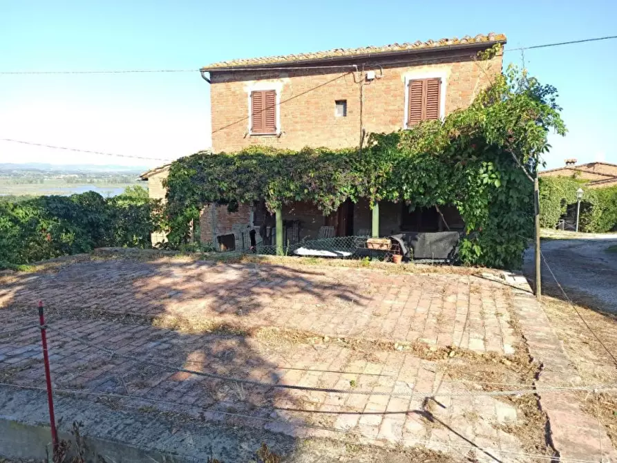 Immagine 1 di Casa indipendente in vendita  in Località Mugnanesi a Castiglione Del Lago