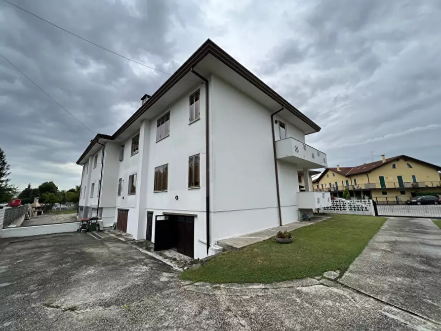 Immagine 3 di Camera in affitto  a Legnaro