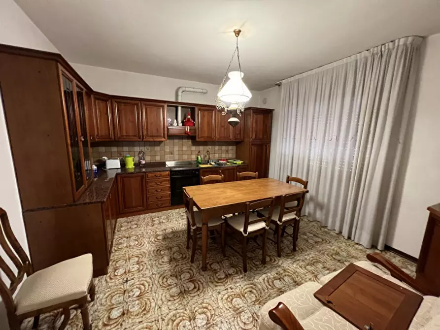 Immagine 4 di Camera in affitto  a Legnaro