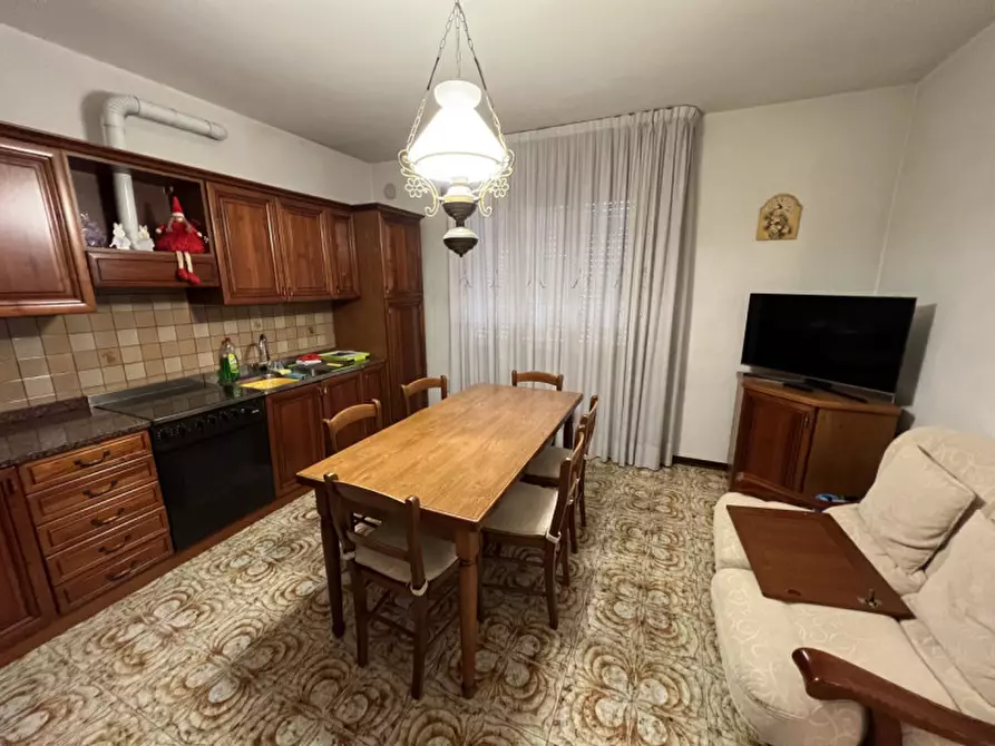 Immagine 5 di Camera in affitto  a Legnaro
