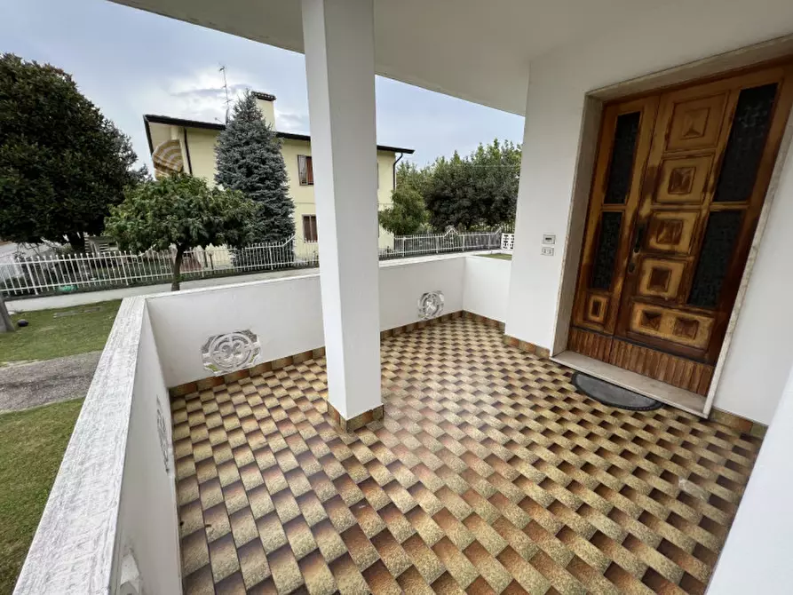 Immagine 6 di Camera in affitto  a Legnaro