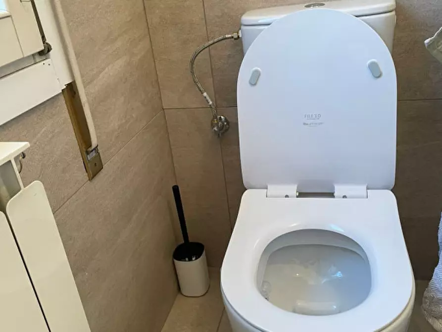 Immagine 12 di Camera in affitto  in VIA ARMANDO DIAZ a Venezia