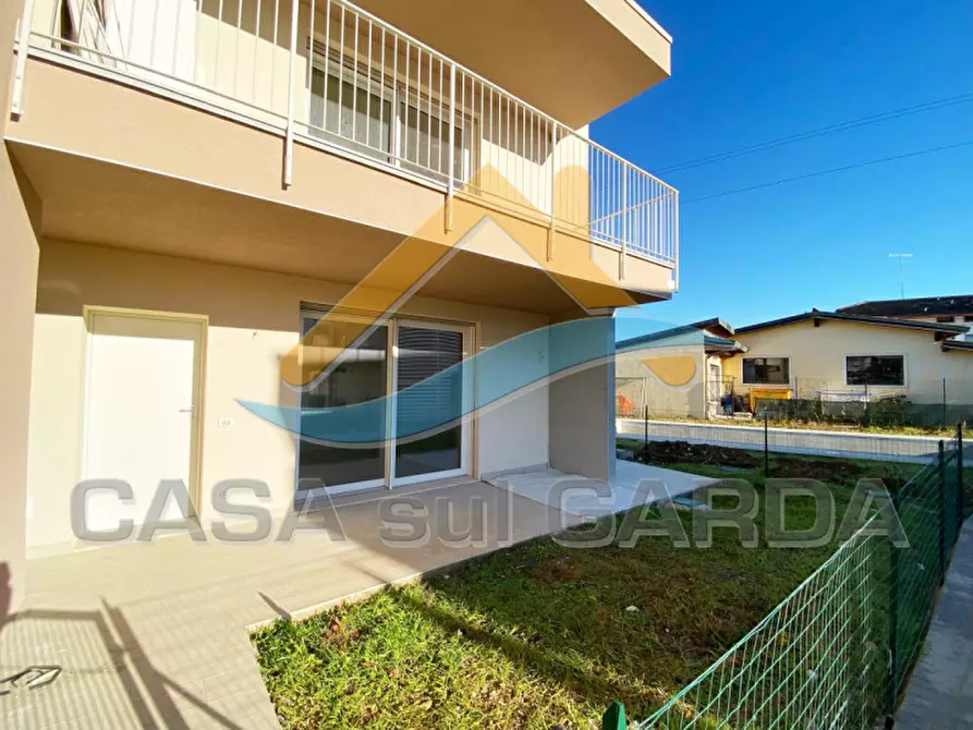 Immagine 6 di Appartamento in vendita  in via frassino a Peschiera Del Garda