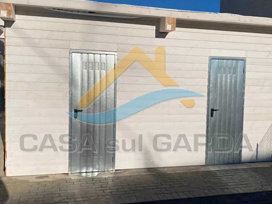 Immagine 7 di Appartamento in vendita  in via frassino a Peschiera Del Garda