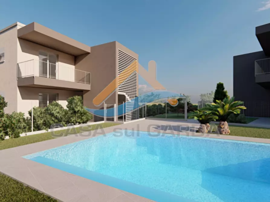 Immagine 8 di Appartamento in vendita  in via frassino a Peschiera Del Garda