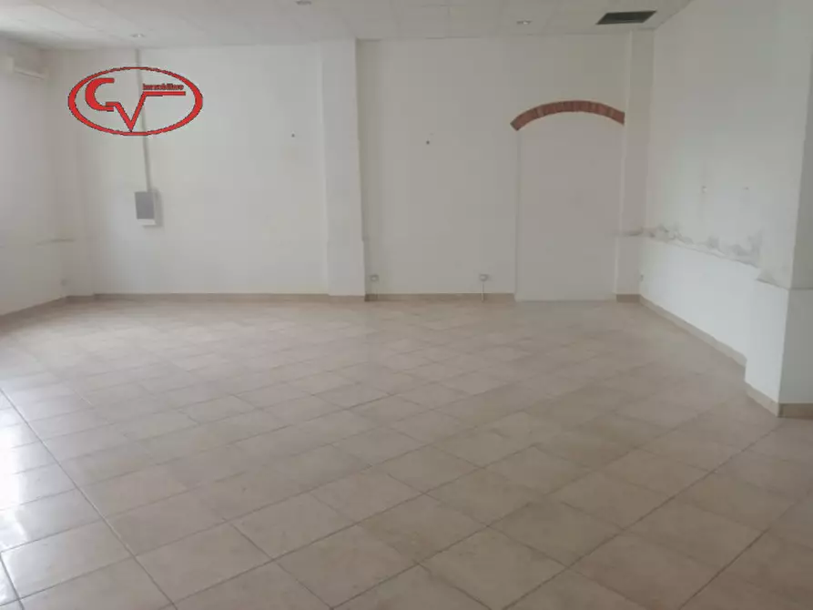 Immagine 3 di Magazzino in affitto  in via aretina a Montevarchi