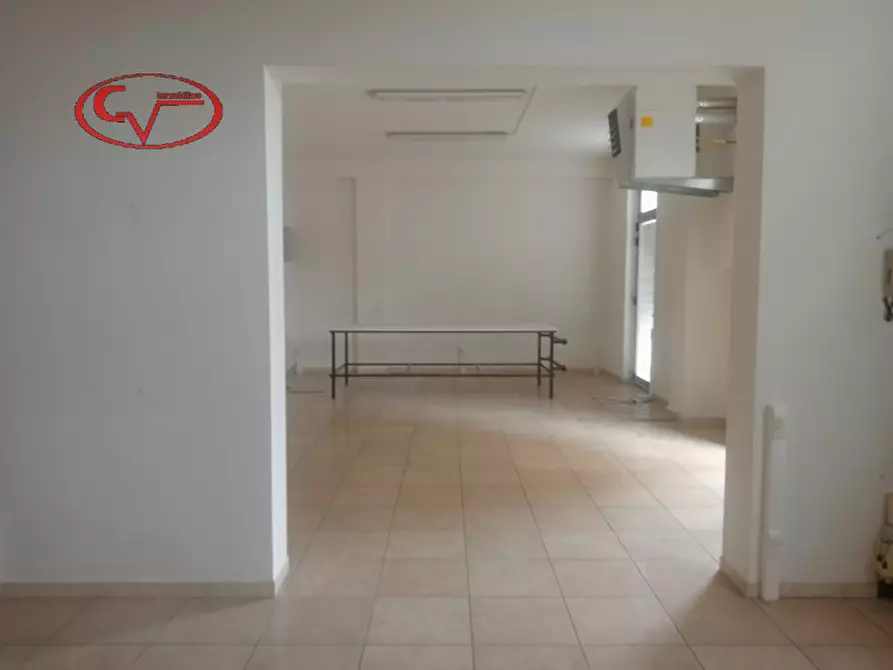 Immagine 4 di Magazzino in affitto  in via aretina a Montevarchi