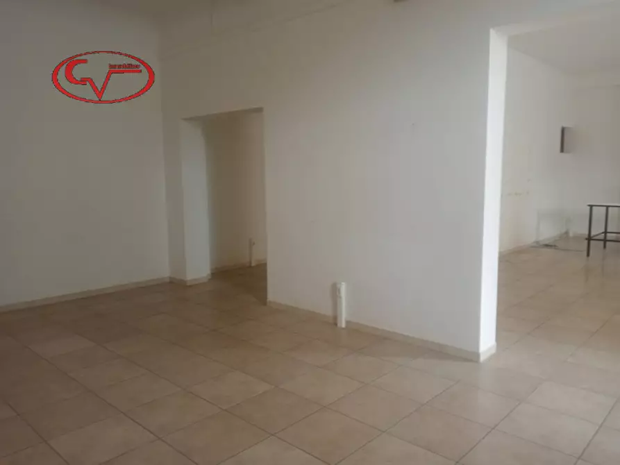 Immagine 8 di Magazzino in affitto  in via aretina a Montevarchi