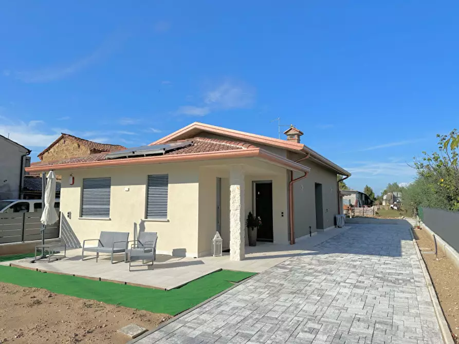 Immagine 1 di Casa indipendente in vendita  a Veronella