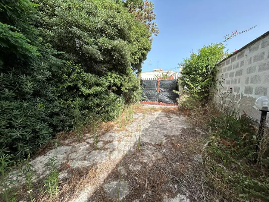 Immagine 7 di Villa in vendita  in VIA PESCE MISSINE, 61-63 a Trepuzzi