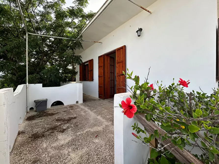 Immagine 18 di Villa in vendita  in VIA PESCE MISSINE, 61-63 a Trepuzzi