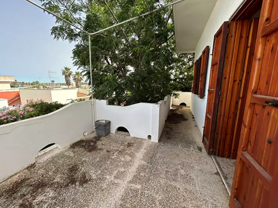 Immagine 19 di Villa in vendita  in VIA PESCE MISSINE, 61-63 a Trepuzzi