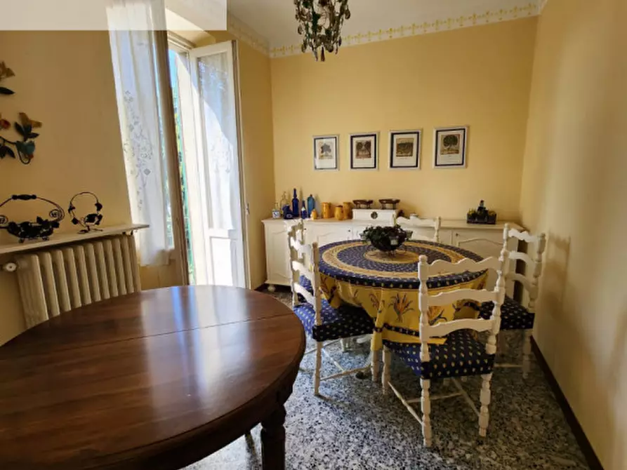 Immagine 4 di Casa indipendente in vendita  in Via Roma a Casteggio