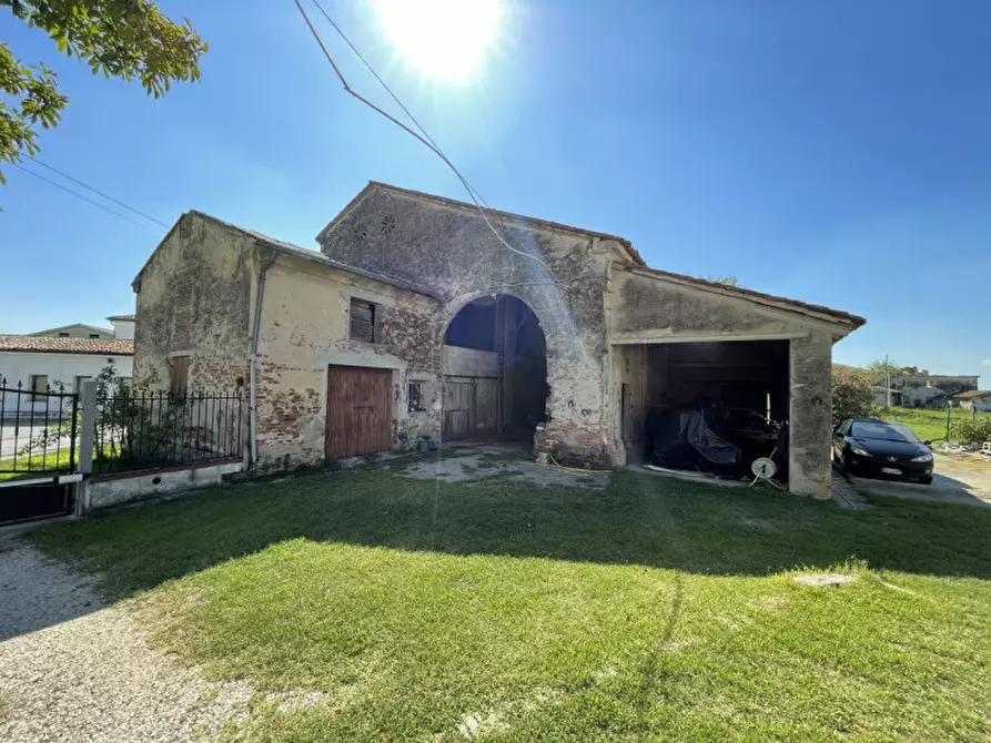 Immagine 17 di Rustico / casale in vendita  a Suzzara