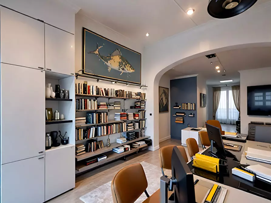 Immagine 1 di Negozio in vendita  in Via C. Battisti a Padova