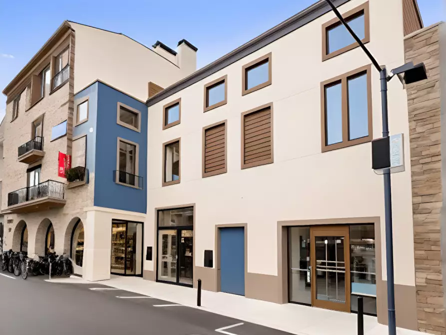 Immagine 13 di Negozio in vendita  in Via C. Battisti a Padova