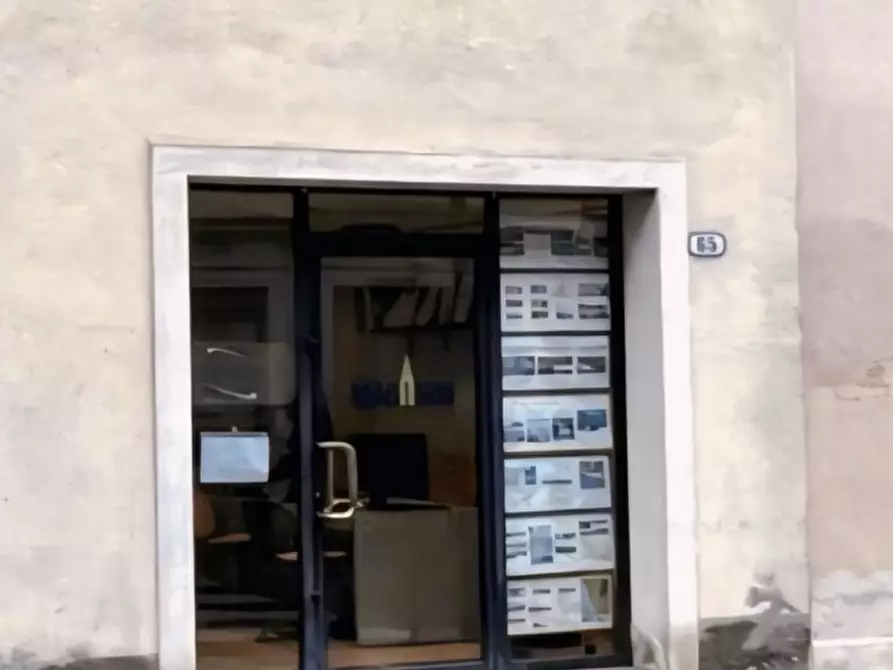 Immagine 17 di Negozio in vendita  in Via C. Battisti a Padova