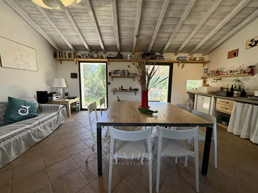 Immagine 8 di Villa in vendita  a Olbia