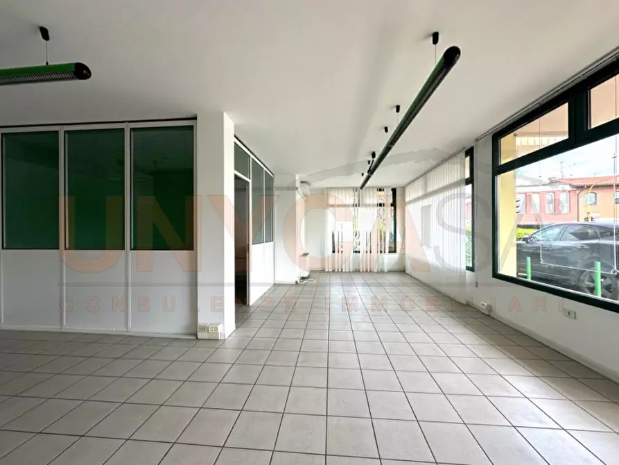 Immagine 10 di Negozio in affitto  a Padova