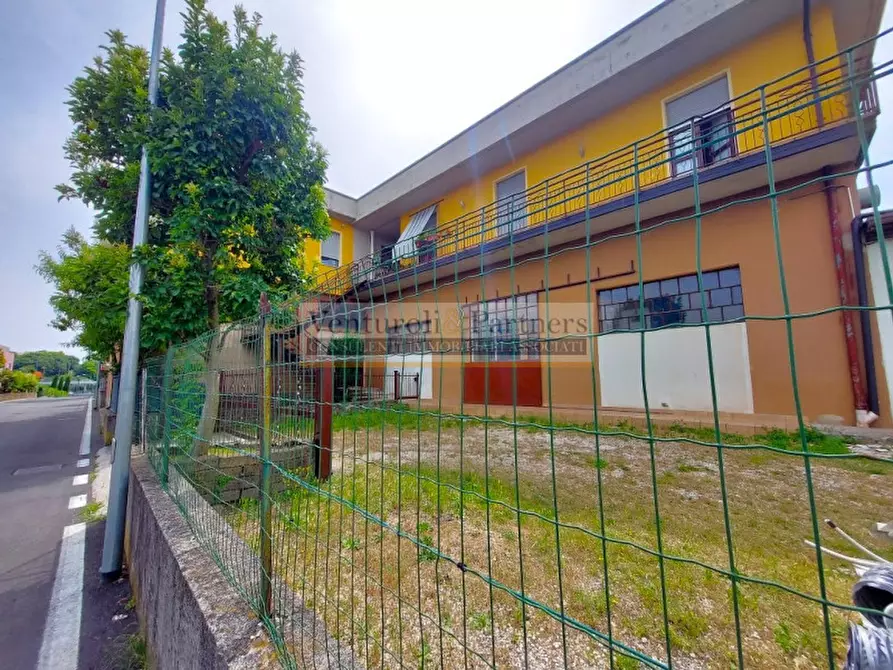 Immagine 12 di Appartamento in vendita  in cesare battisti a Lonato del Garda