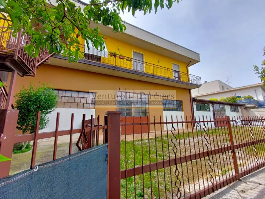 Immagine 13 di Appartamento in vendita  in cesare battisti a Lonato del Garda