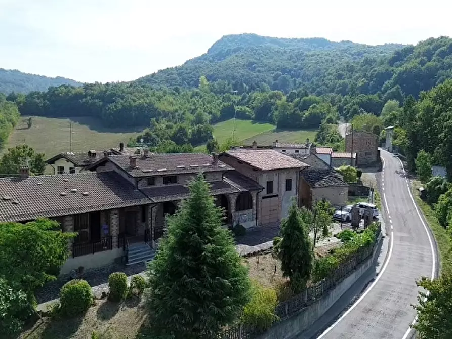 Immagine 3 di Villa in vendita  a Vernasca