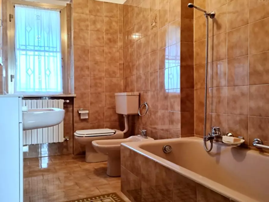 Immagine 21 di Villa in vendita  a Vernasca