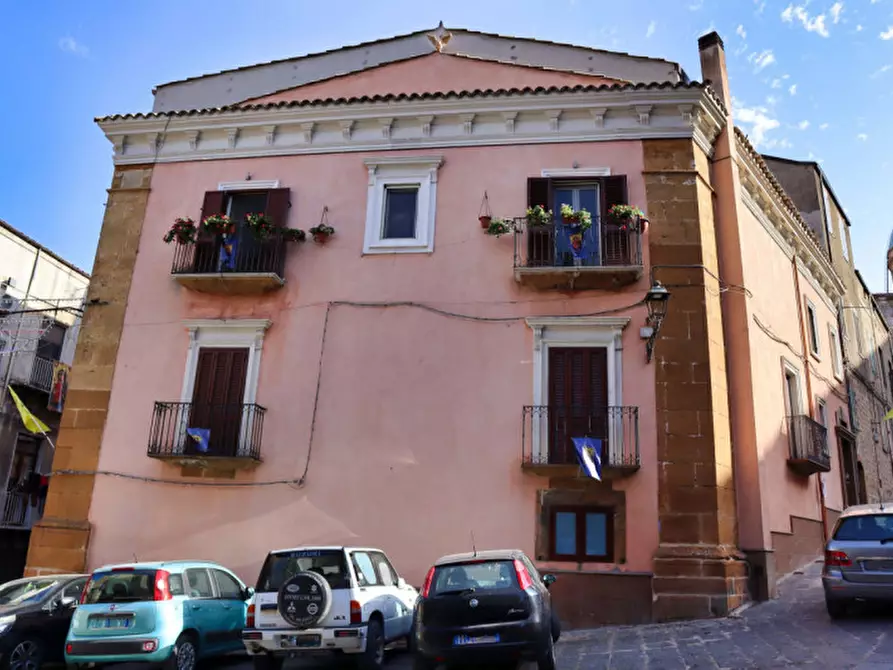 Immagine 2 di Appartamento in vendita  in Via Cavour 30 a Piazza Armerina