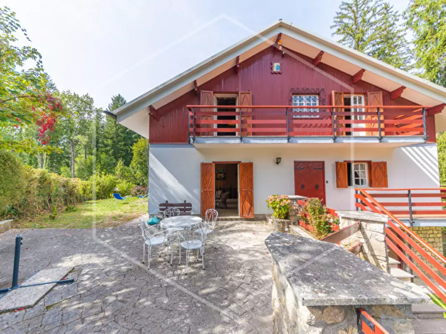 Immagine 1 di Villa in vendita  in Altiiani di Arcinazzo Via Walter Beker 1 a Arcinazzo Romano