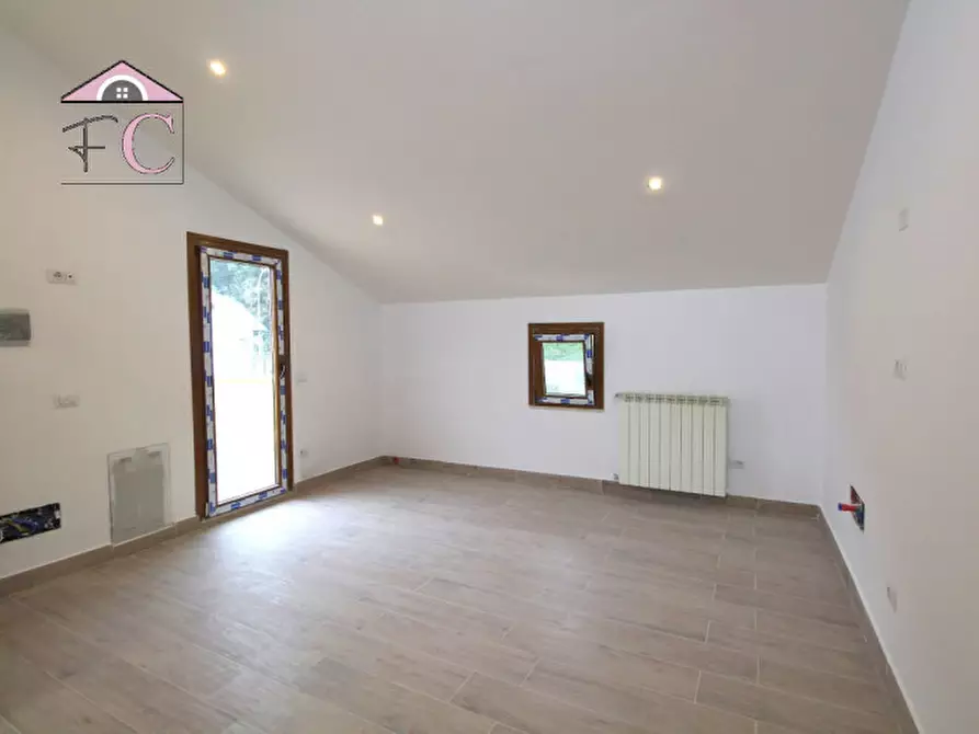 Immagine 10 di Appartamento in vendita  a Narni