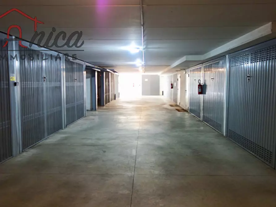 Immagine 5 di Garage in vendita  in Via tullio odorizzi a Trento