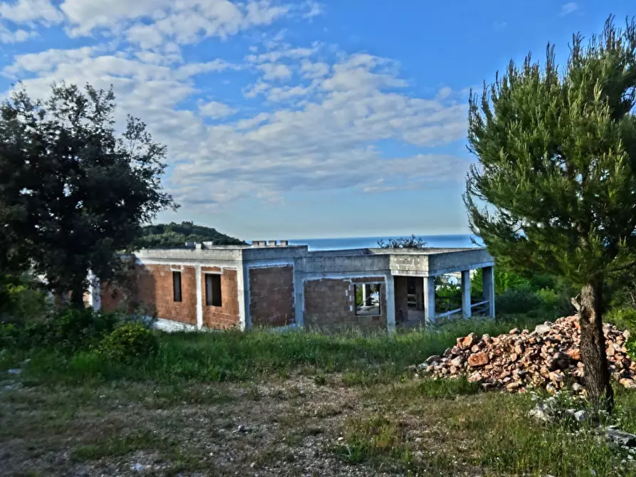 Immagine 1 di Villa in vendita  in COBRA a Fasano