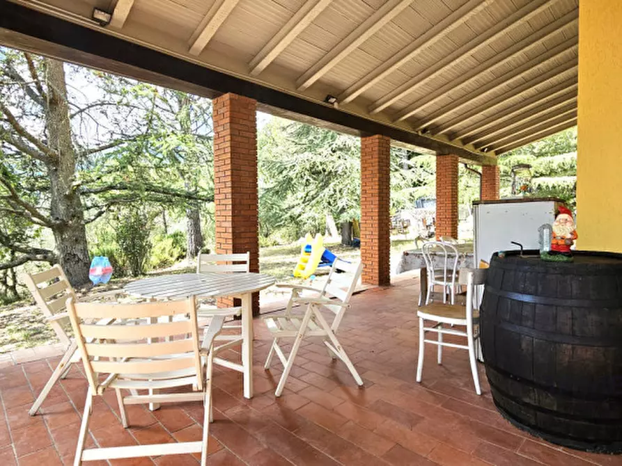 Immagine 21 di Villa in vendita  a Calenzano