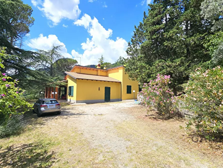 Immagine 31 di Villa in vendita  a Calenzano