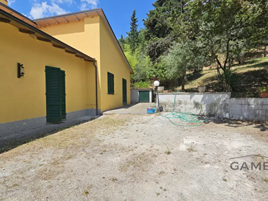 Immagine 43 di Villa in vendita  a Calenzano