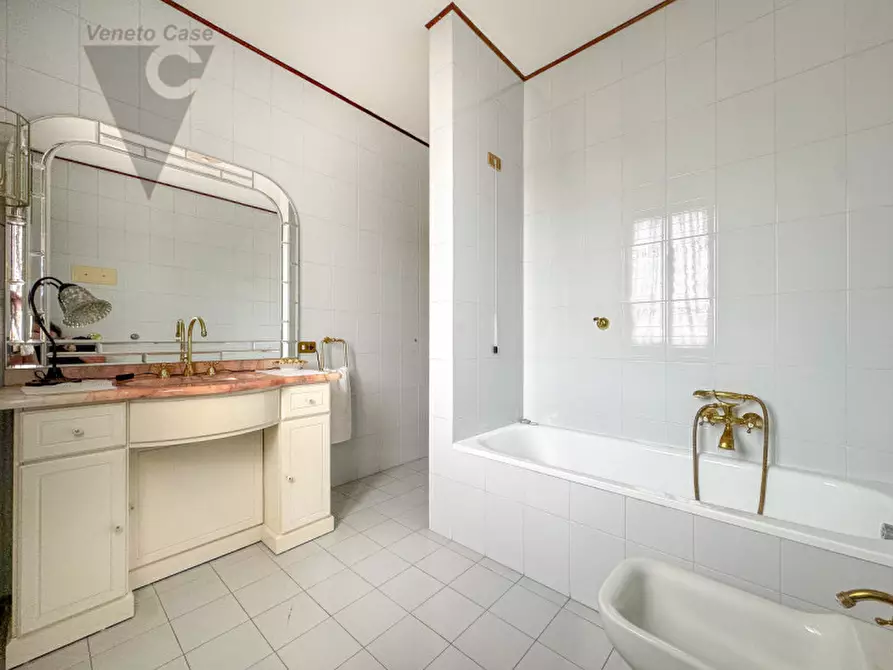 Immagine 25 di Casa bifamiliare in vendita  a Stra