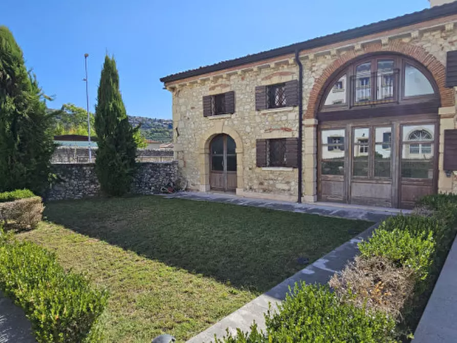 Immagine 2 di Villetta a schiera in vendita  a Negrar di Valpolicella