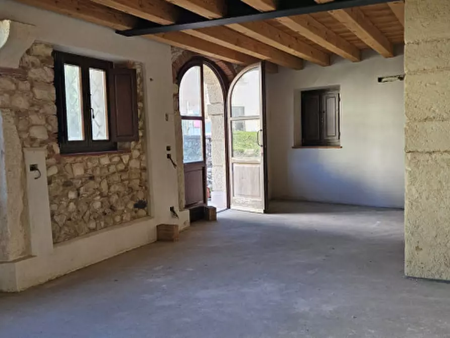 Immagine 19 di Villetta a schiera in vendita  a Negrar di Valpolicella