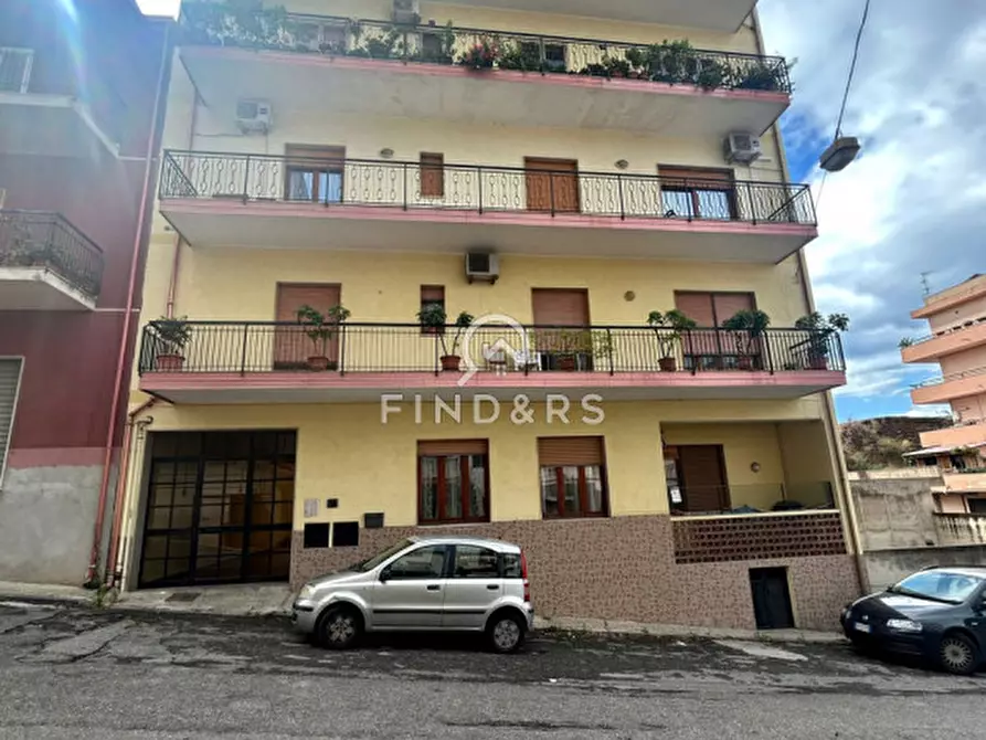 Immagine 1 di Appartamento in vendita  in Via Sbarre Superiori Diramazione Lombardo a Reggio Di Calabria