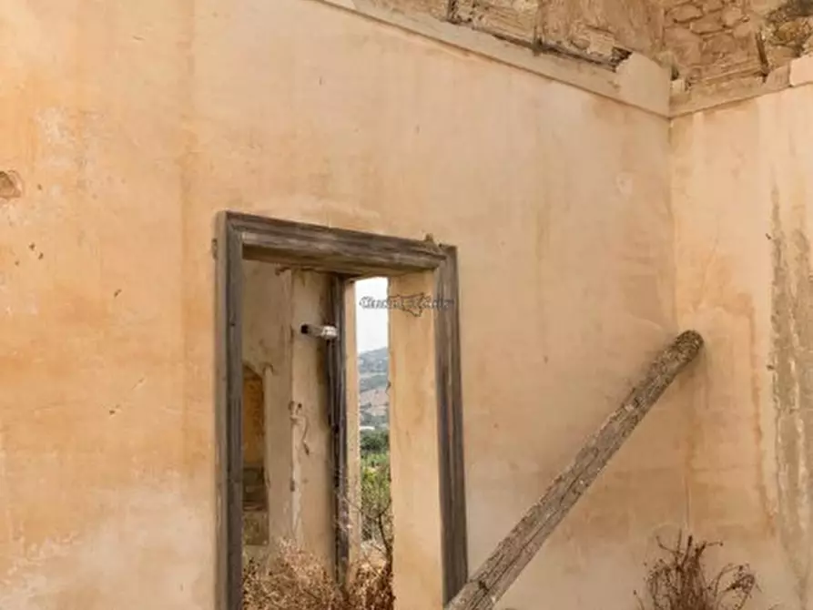 Immagine 37 di Rustico / casale in vendita  in Contrada Torre Vecchia a Vittoria