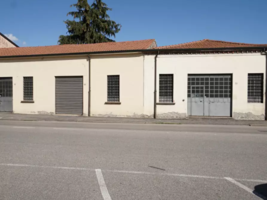 Immagine 2 di Magazzino in vendita  in Via Trento a San Bonifacio