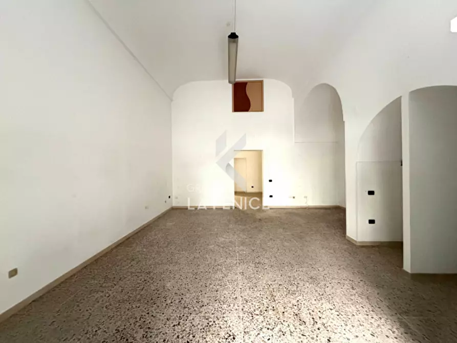 Immagine 6 di Attività commerciale in vendita  in Corso dei mille 34 a Martina Franca