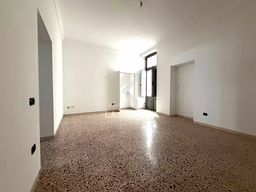 Immagine 12 di Attività commerciale in vendita  in Corso dei mille 34 a Martina Franca