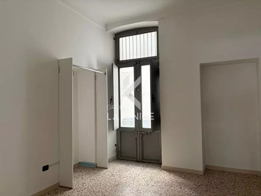 Immagine 14 di Attività commerciale in vendita  in Corso dei mille 34 a Martina Franca